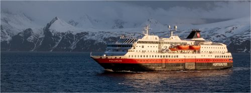 ARCTIC SUNLIGHT ON THE POLARLYS by Martin Mosley