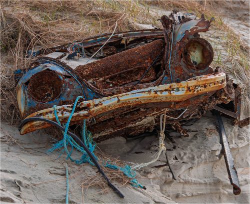 AH A BIT OF T CUT WILL SORT THAT by-Martin-Mosley