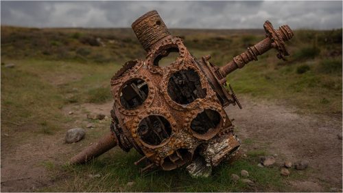 BLEAKLOW-MOOR-MEMORIAL-by-Simon-Wilkinson